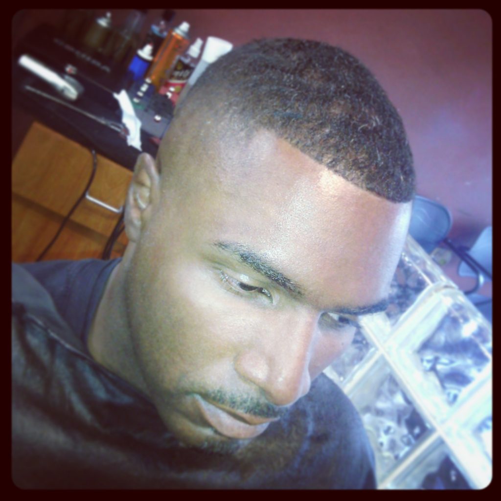 Ronny's Razor on CitySpotz | Doron McCarthur - Master Barber | (770) 369- 3843 | 2148 Duluth Highway, Duluth GA | Atlanta, Gwinnett, Lawrenceville | All hair types.